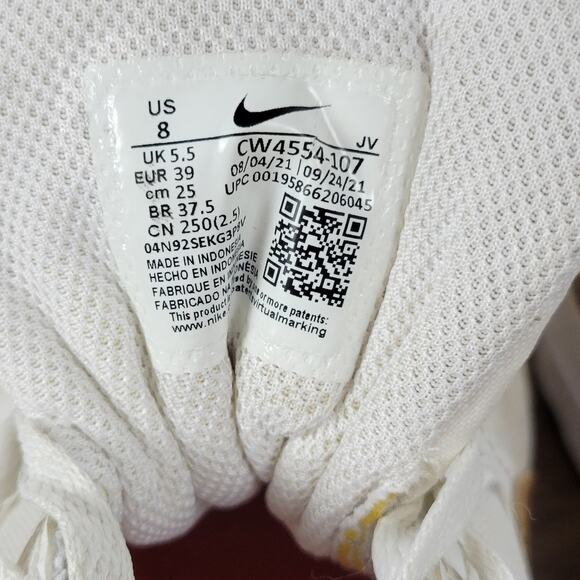 Nike Air Max SC Women's 8 White Metallic Marathon Running Lightweight CW4554-107 - Picture 13 of 13